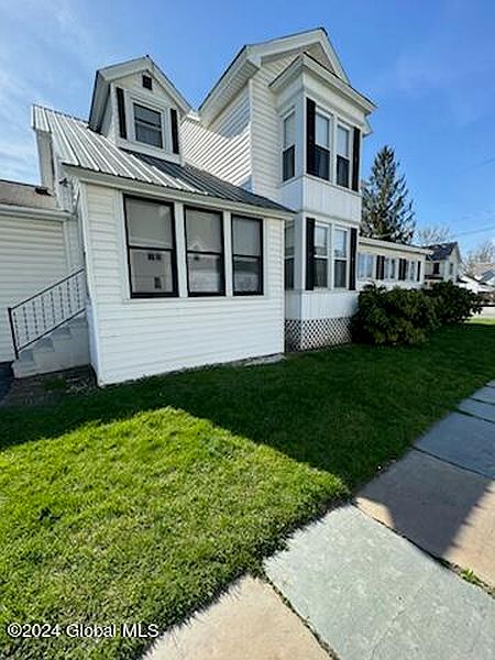 2nd image of 16 Bulkley Avenue