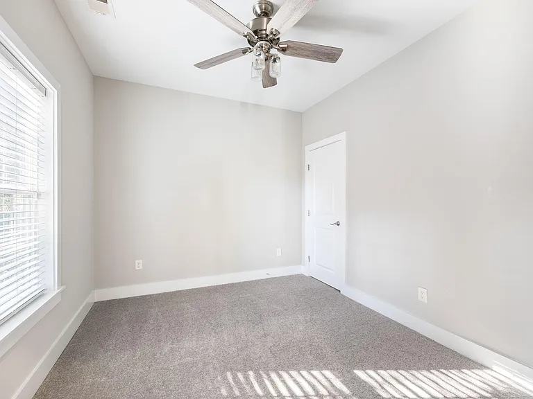 1097 Sims St SW — Photo 20