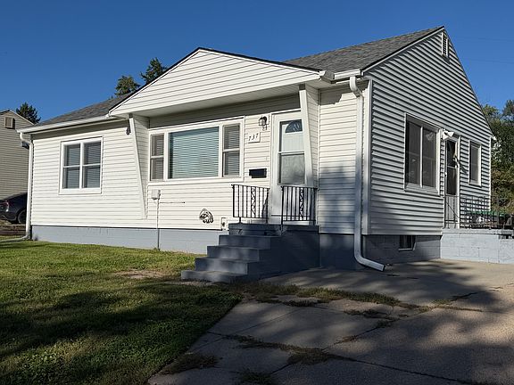 2nd image of 737 N 78th St