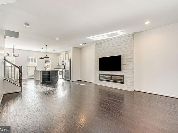 5th image of 114 Apricot St