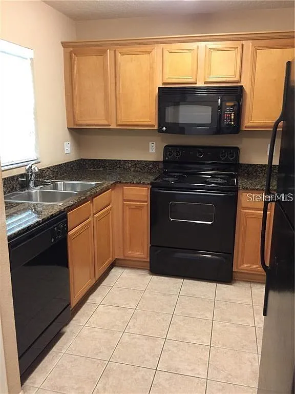 2 bed, 2.5 bath, 1560 sqft, $1,795 — Photo 2