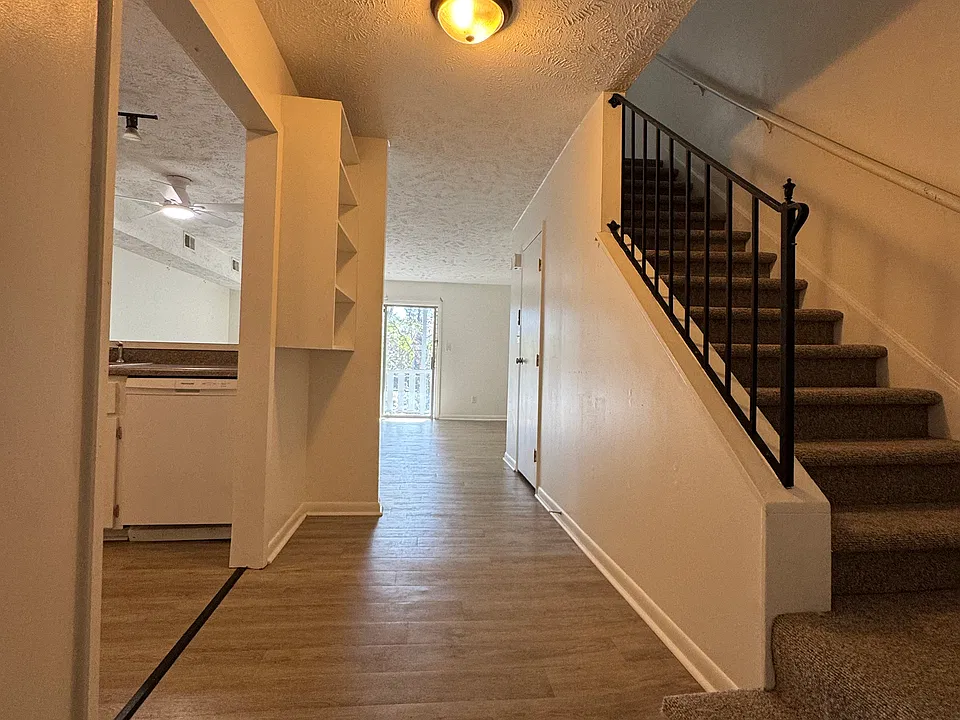 365 W Illinois Ave #22