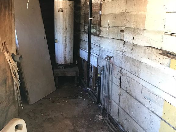 5th image of 1842 E Clover Ln