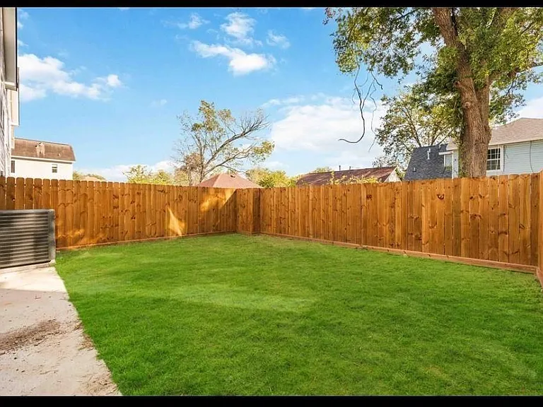 4508 Noble St — Photo 18