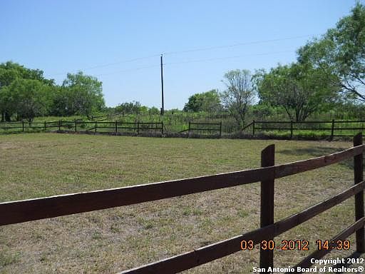 4th image of 890 County Rd 308 A