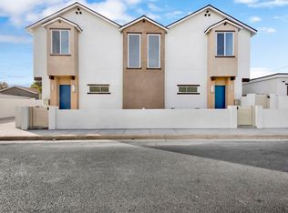 2352 E Poppy St, Long Beach, CA 90805