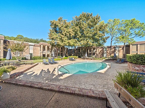3rd image of 7575 Katy Fwy APT 82