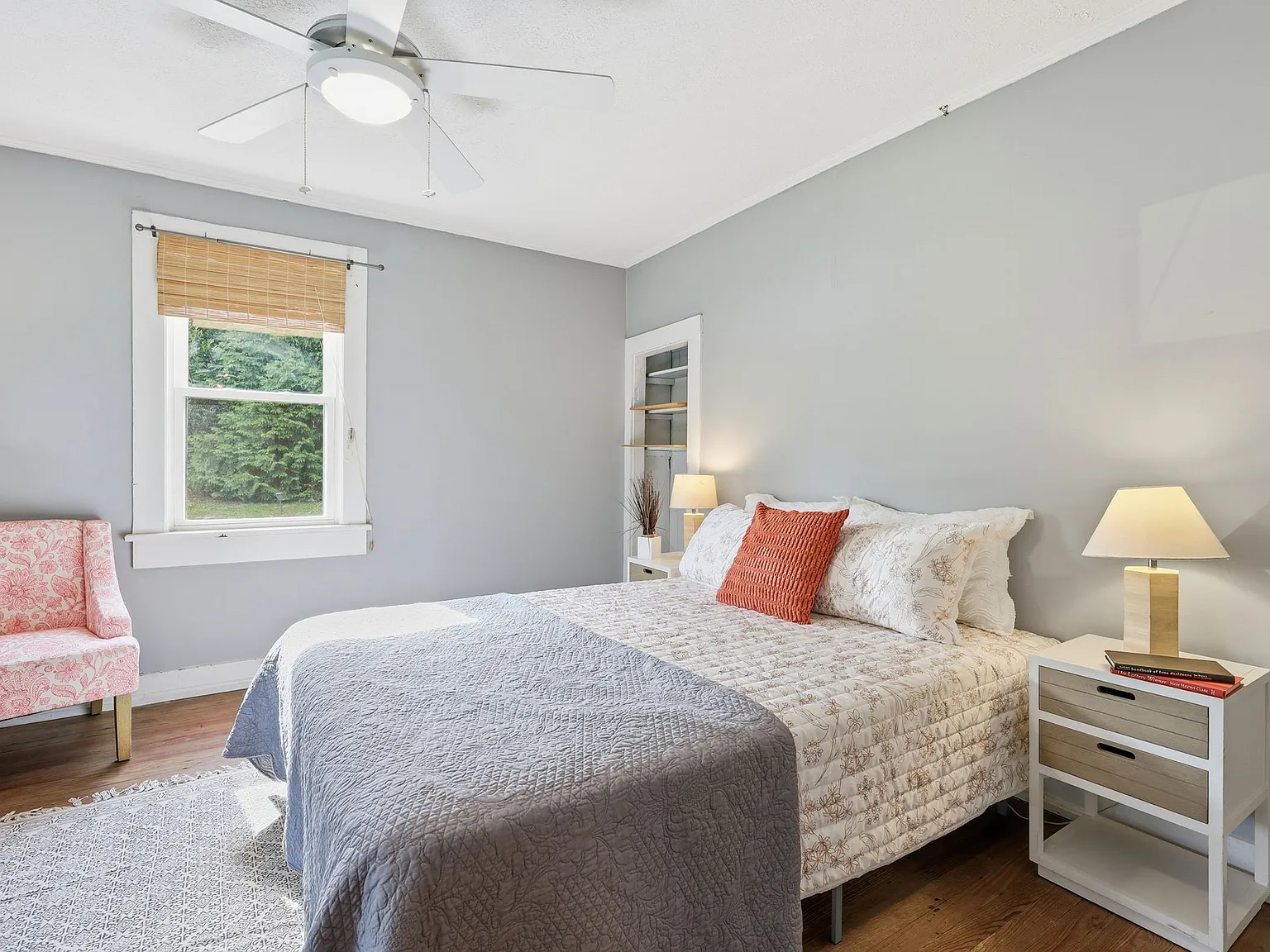 3 bed, 1.5 bath, 1200 sqft, $2,250 — Photo 4