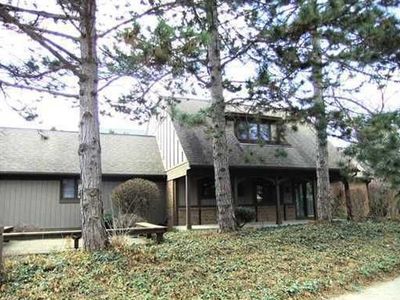 1401 Somerset Close St, East Lansing, MI, 48823