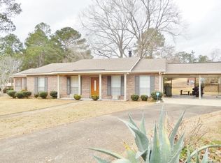 906 Westwood Cir, Greenville, AL 36037