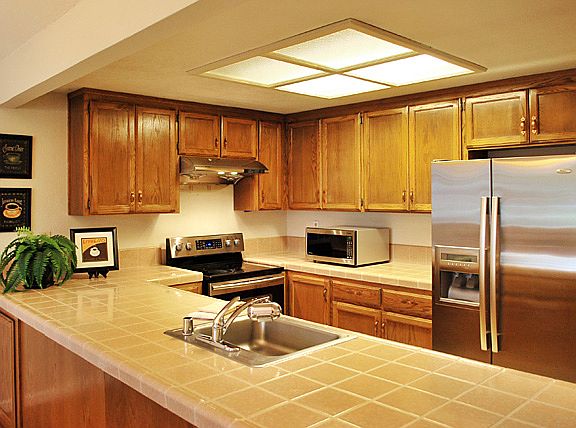 5th image of 301 Lone Oak Dr