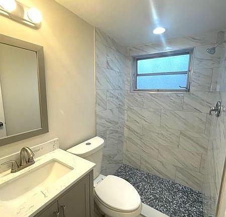 5th image of 331 Walton Blvd APT 5