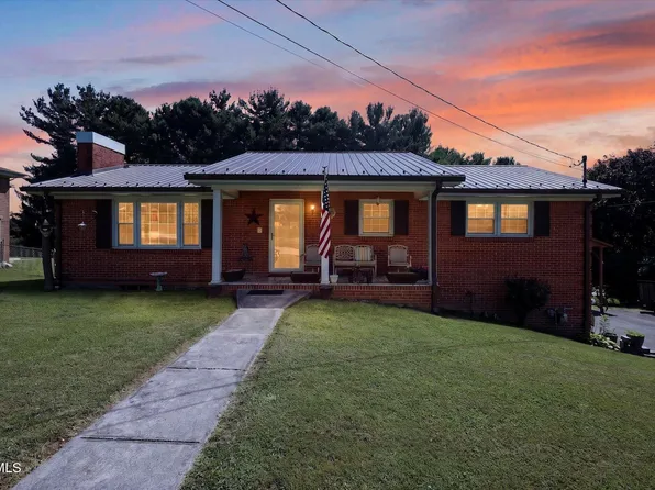 329 Spring Hill Ter, Bristol, VA 24201