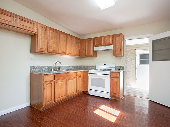 2nd image of 13944 Oval Dr
