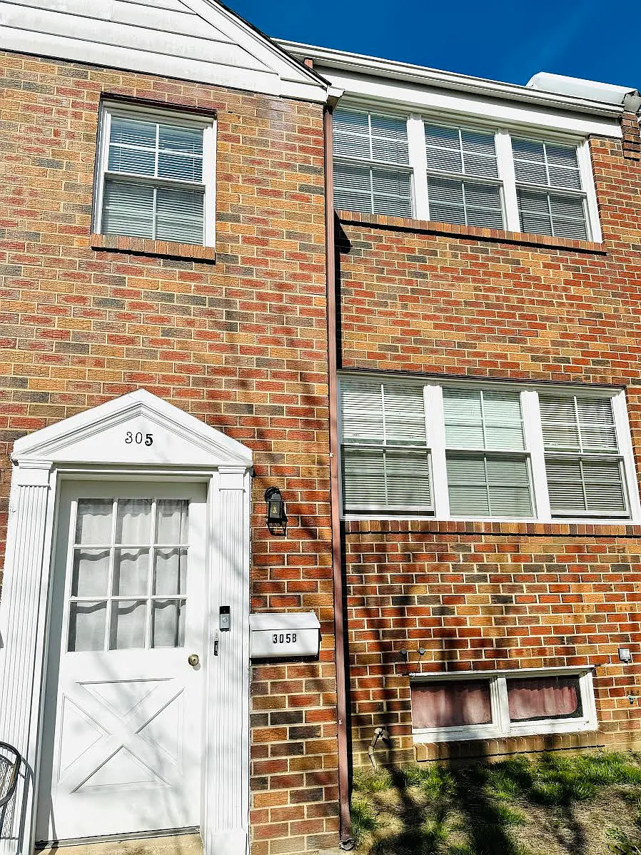 Building Photo - 305 Forrest Ave #B