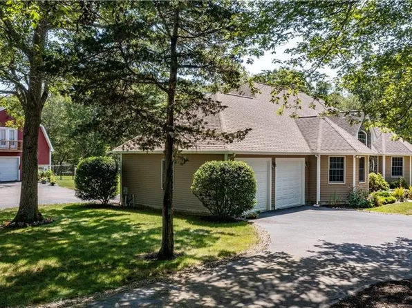 41 Edies Ln, Exeter, RI 02822