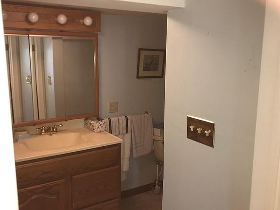 4th image of 592 Jersey Ave