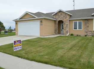 1720 Stewart Dr, Aberdeen, SD 57401