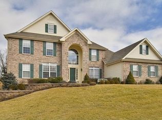1634 Whispering Hollow Ct, Wildwood, MO 63038