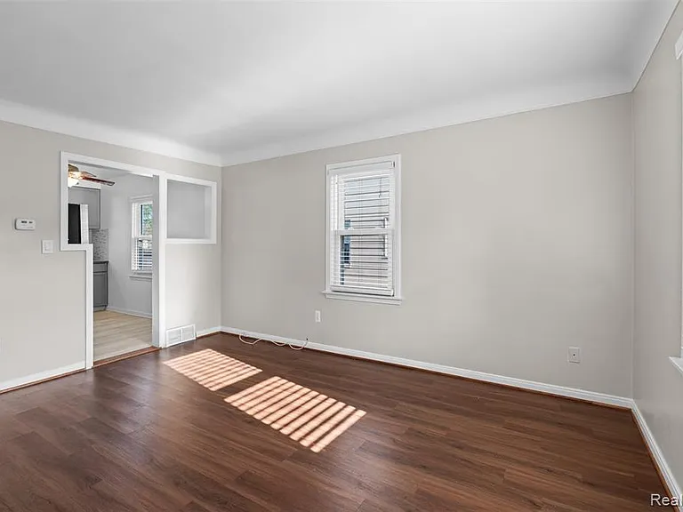 24696 Wilmot Ave — Photo 4