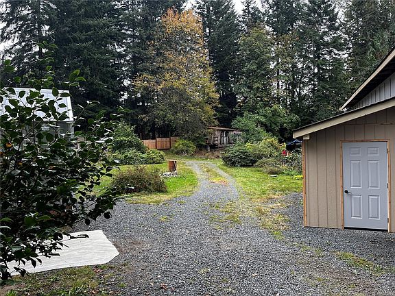 3rd image of 2243 Fearon Rd