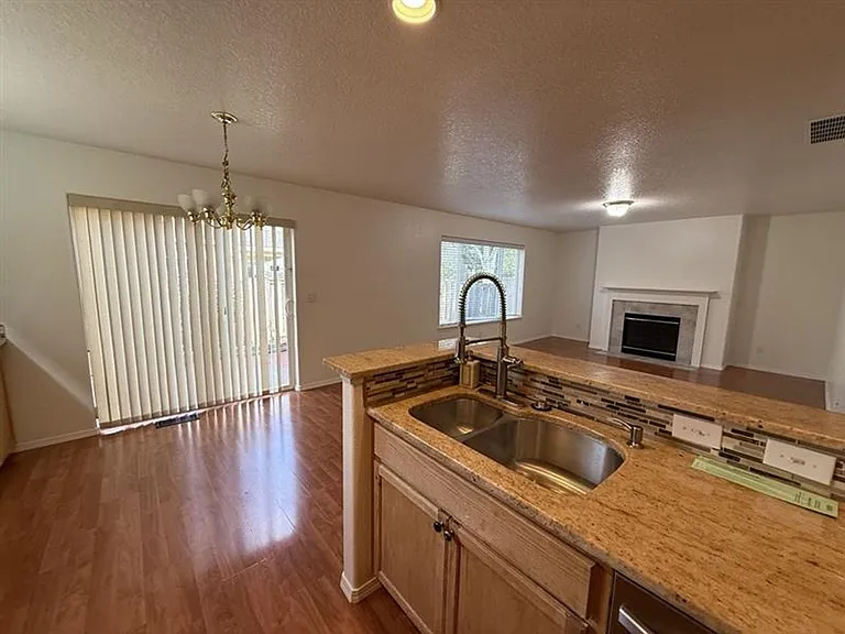 739 NE 61st Ct — Photo 5