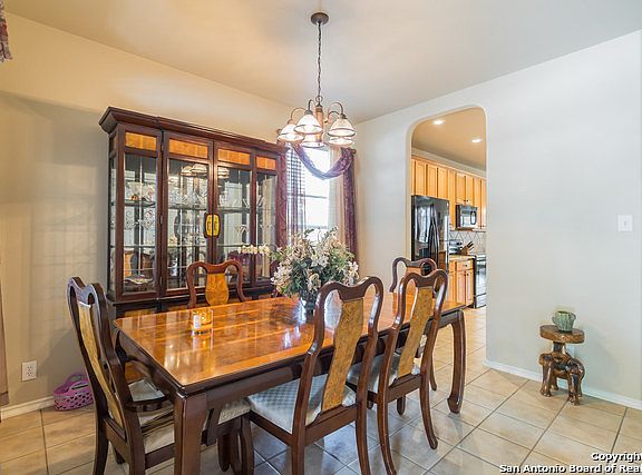 4th image of 520 Friar Rock Way