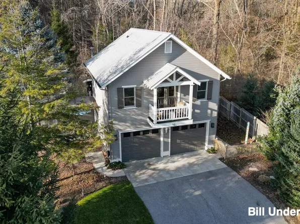 16 Park St, Saugatuck, MI 49453