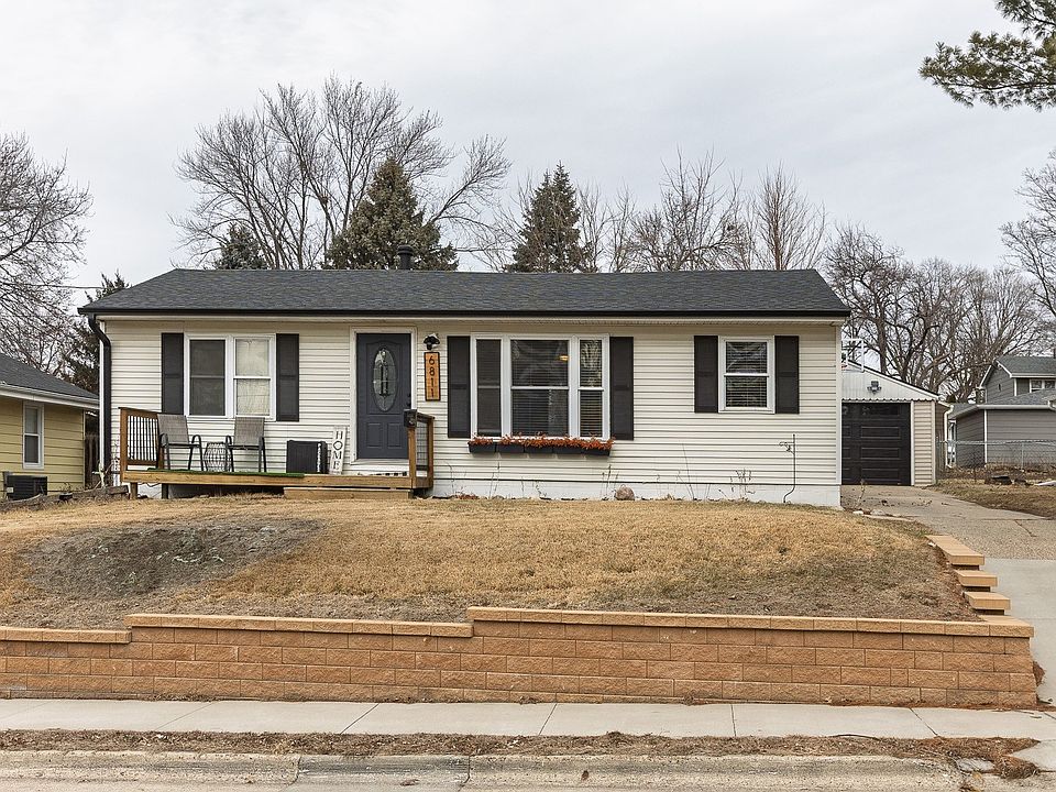 1st image of 6811 Maryland Dr