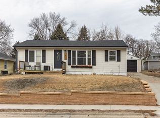 6811 Maryland Dr, Urbandale, IA 50322