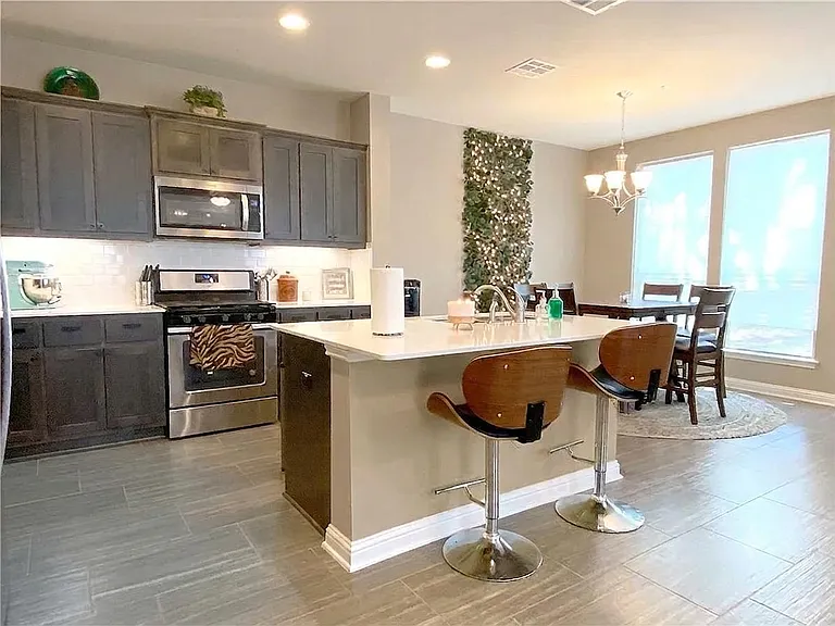 13800 Lyndhurst St #255 — Photo 1