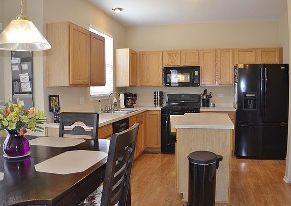 2nd image of 1626 Gleneagle Dr