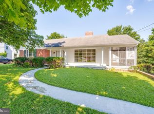 545 S Seminary St, Charles Town, WV 25414