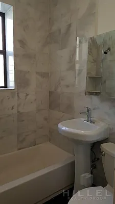 Rented by Hillel Realty Group | media 15