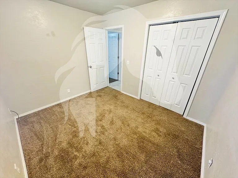 2505 Madison Ave #9 — Photo 5