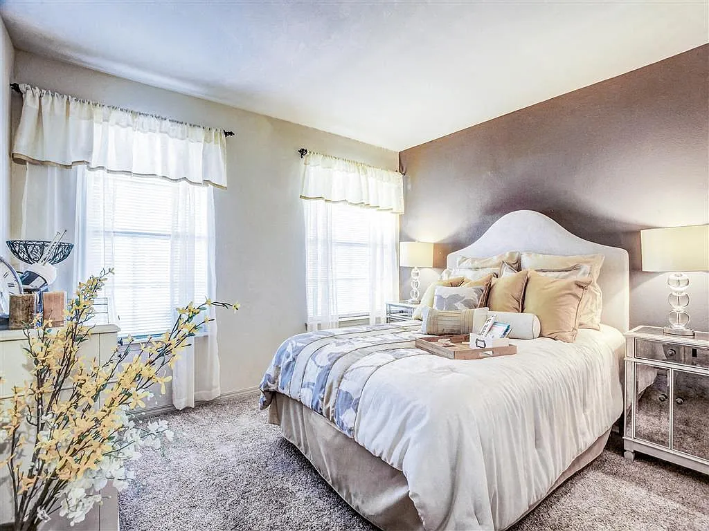 Building Photo - Riverside Park Apartments