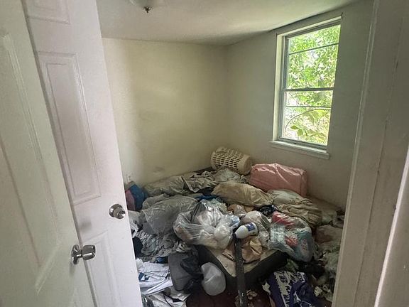 5th image of 2506 W Mosher St