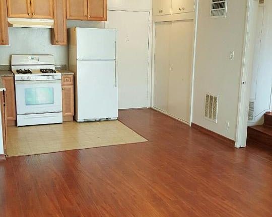 4th image of 515 S Kingsley Dr APT 13