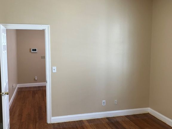 5th image of 4408 Eden St