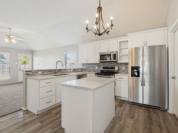2nd image of 512 Bryn Mawr