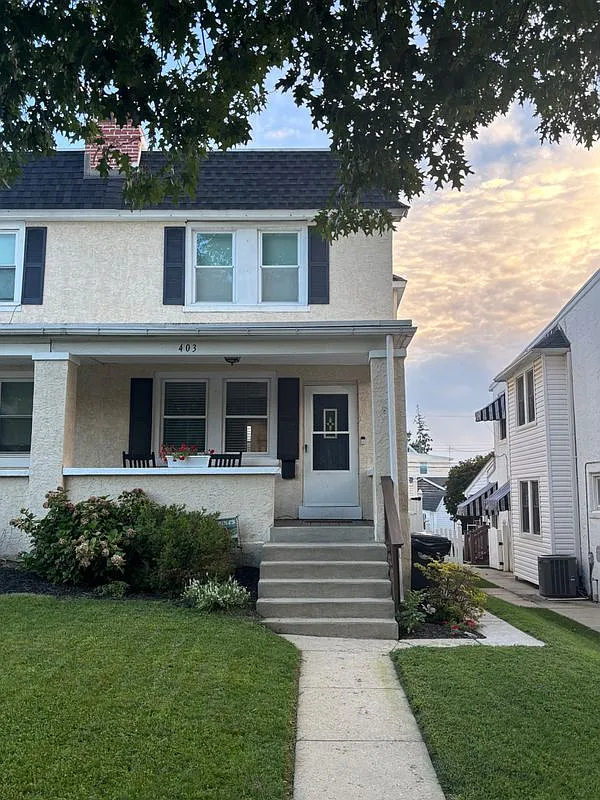 3 bed, 1.5 bath, 1600 sqft, $3,600 — Photo 1