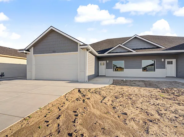 1202 Vista Ct, Salina, KS 67401