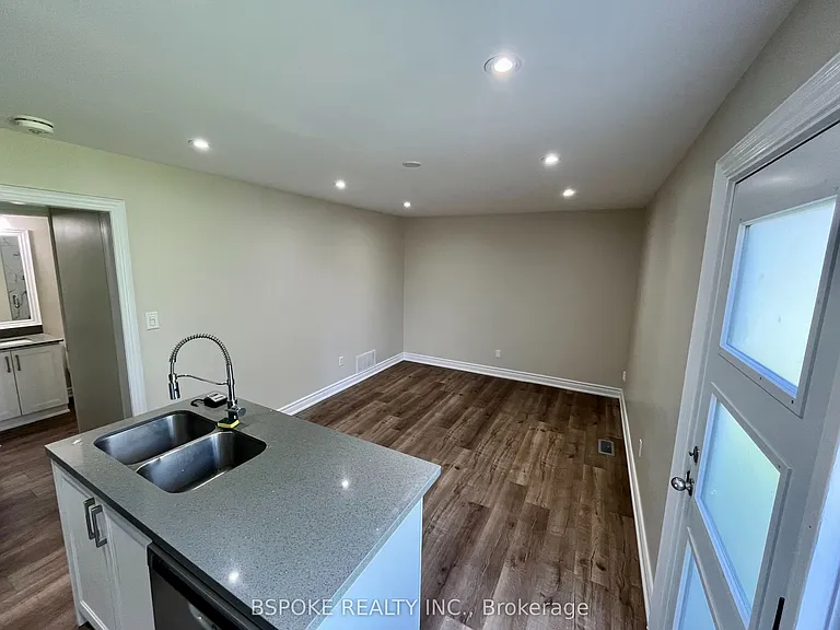 36 Spry Ave #LOWER — Photo 2