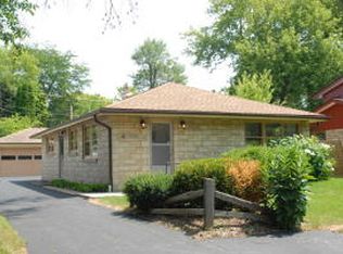 8138 N Navajo Rd, Fox Pt, WI 53217