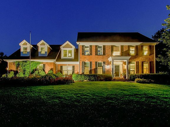 4th image of 4 Copperfield Dr