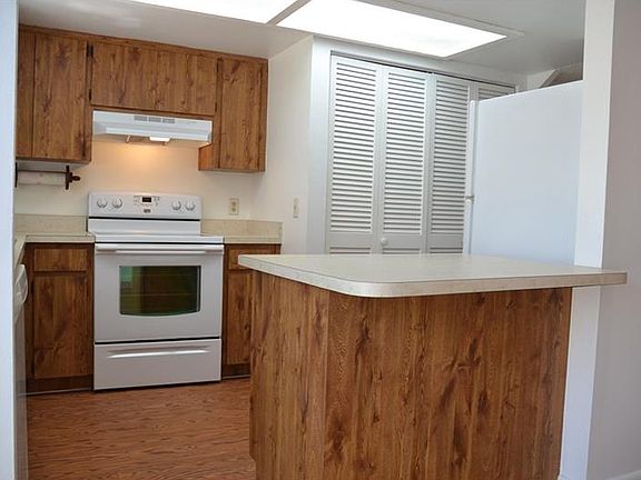 4th image of 5165 Tennis Court Cir #46