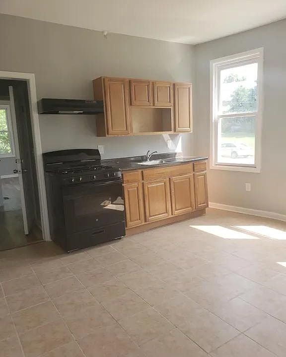 1st image of 116 Ellis Ave #2A