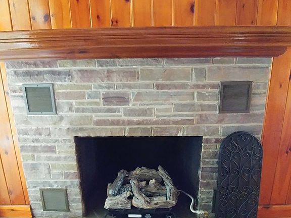 5th image of 143 Grant St