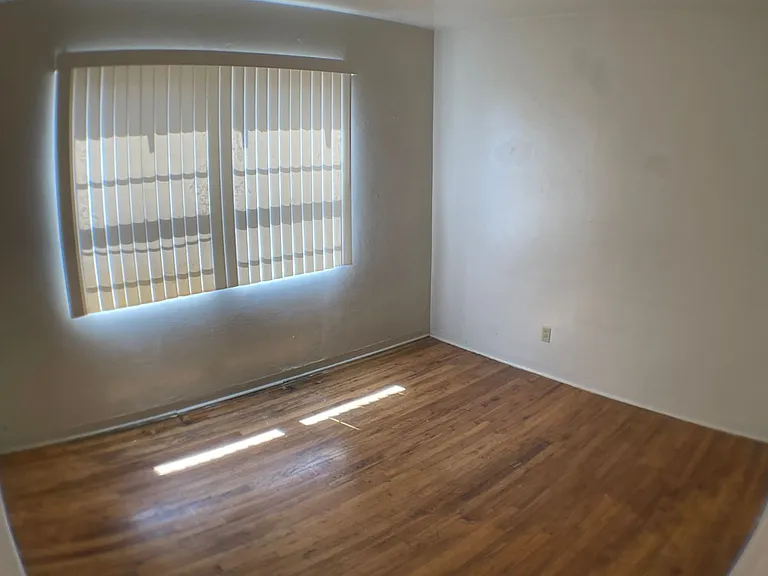 324 N San Francisco St — Photo 2