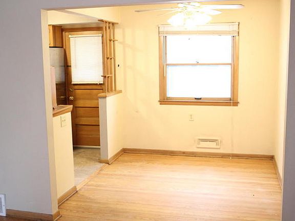 4th image of 406 E Henry Clay St APT 1